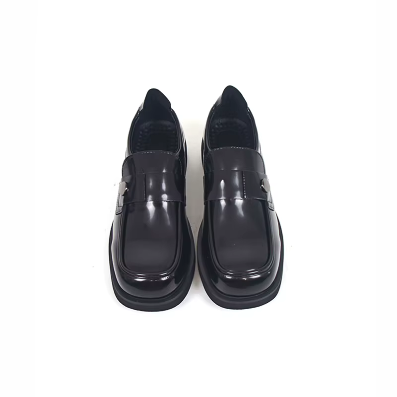 Nouvelles chaussures mocassins pour hommes en cuir verni, style britannique, chaussures simples à se