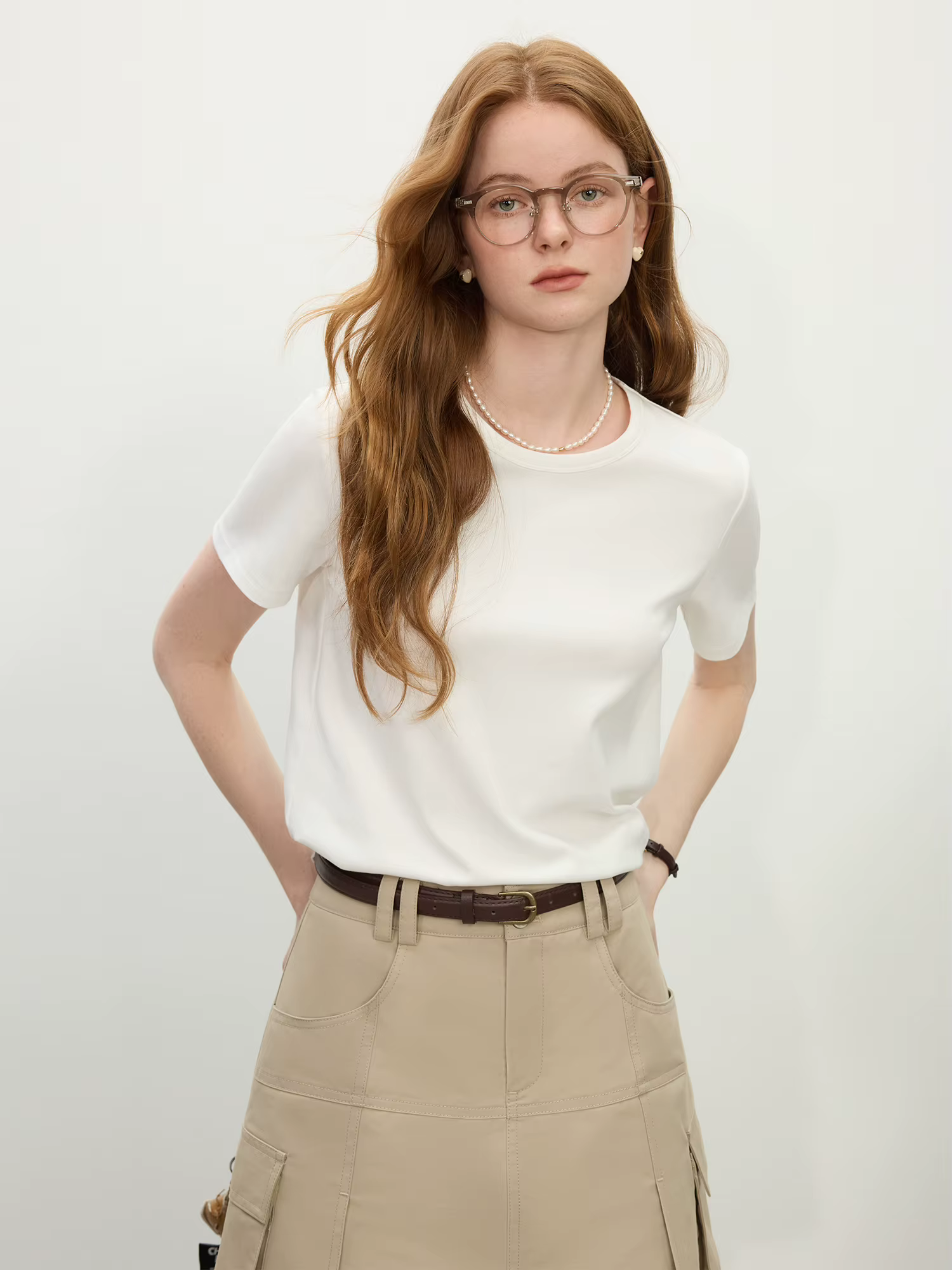 FSLE épaule droite blanc T-shirt femmes 2025 printemps nouveau Style tout-match mince à manches cour