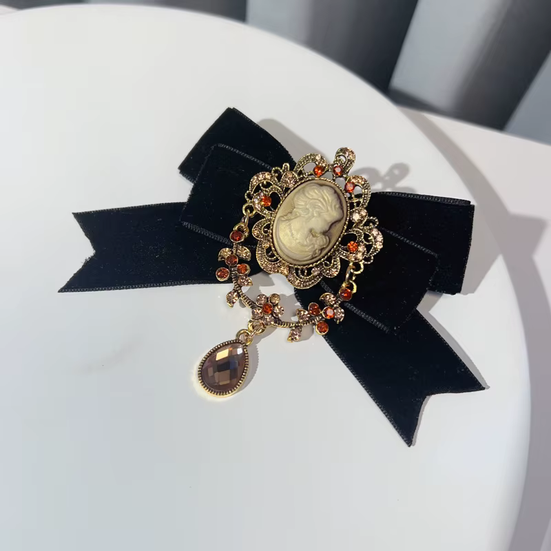 Broches de nœud en tissu de velours pour femmes, épinglettes de chemise JK, insigne de tête de beaut