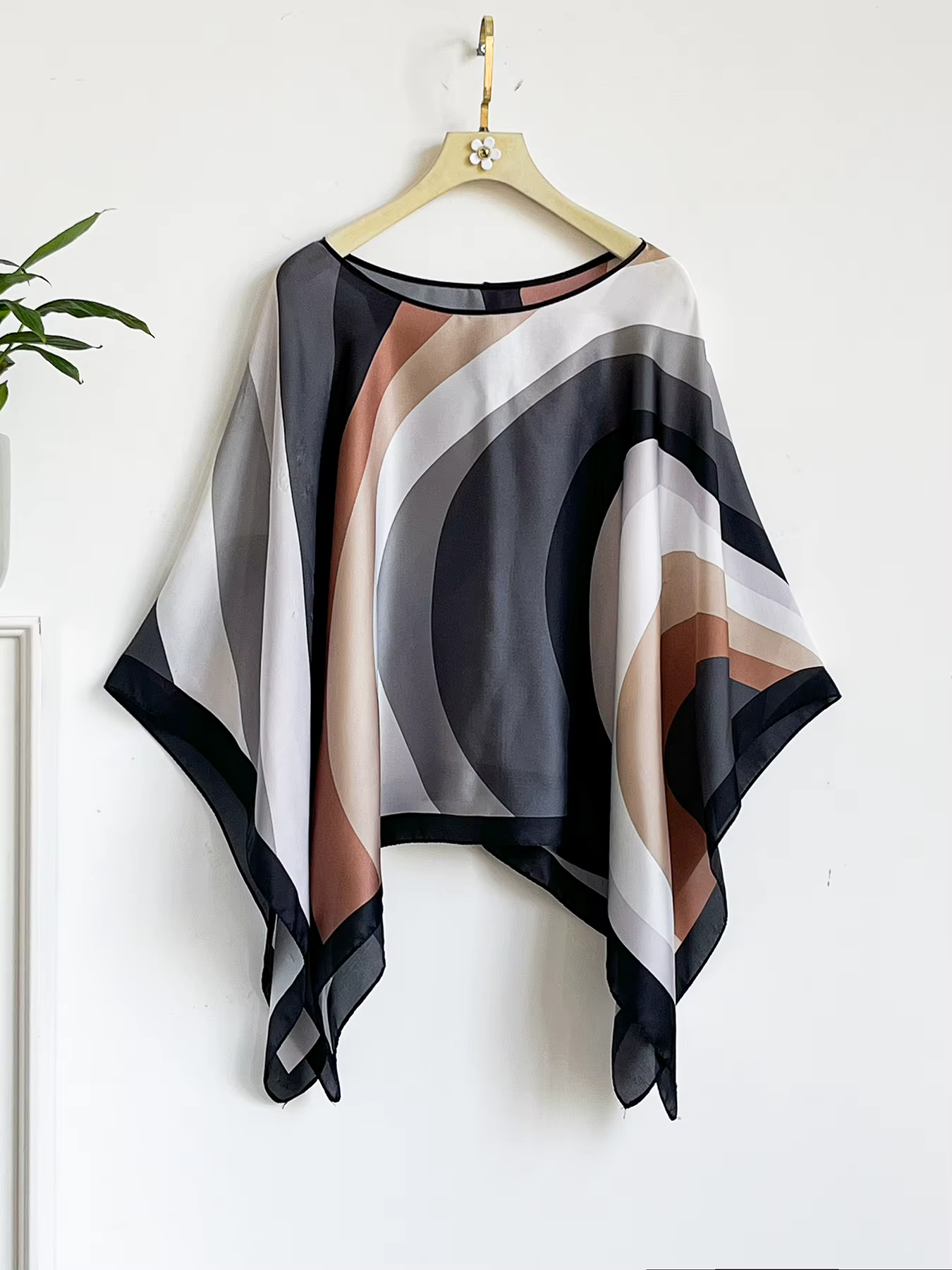 Poncho Cape à Capuche Tendance, Grand Foulard Carré en Soie Imitée, Châle Fin d'Été Anti-UV, Écharpe