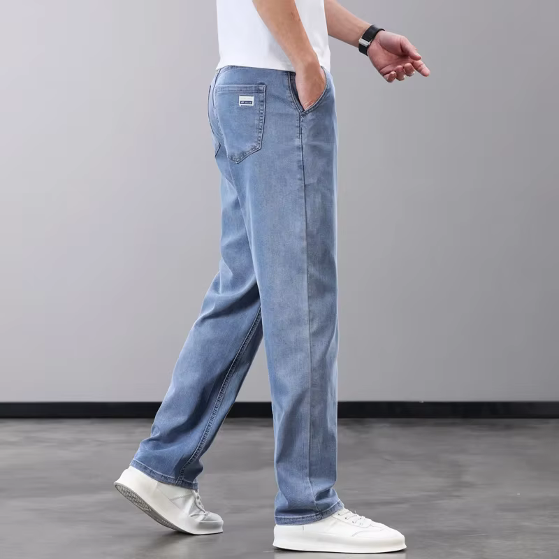 Jean Homme Été Fin en Lyocell, Tissu Doux, Coupe Droite, Denim Élastique, Soie Glacée, Pantalon Déco