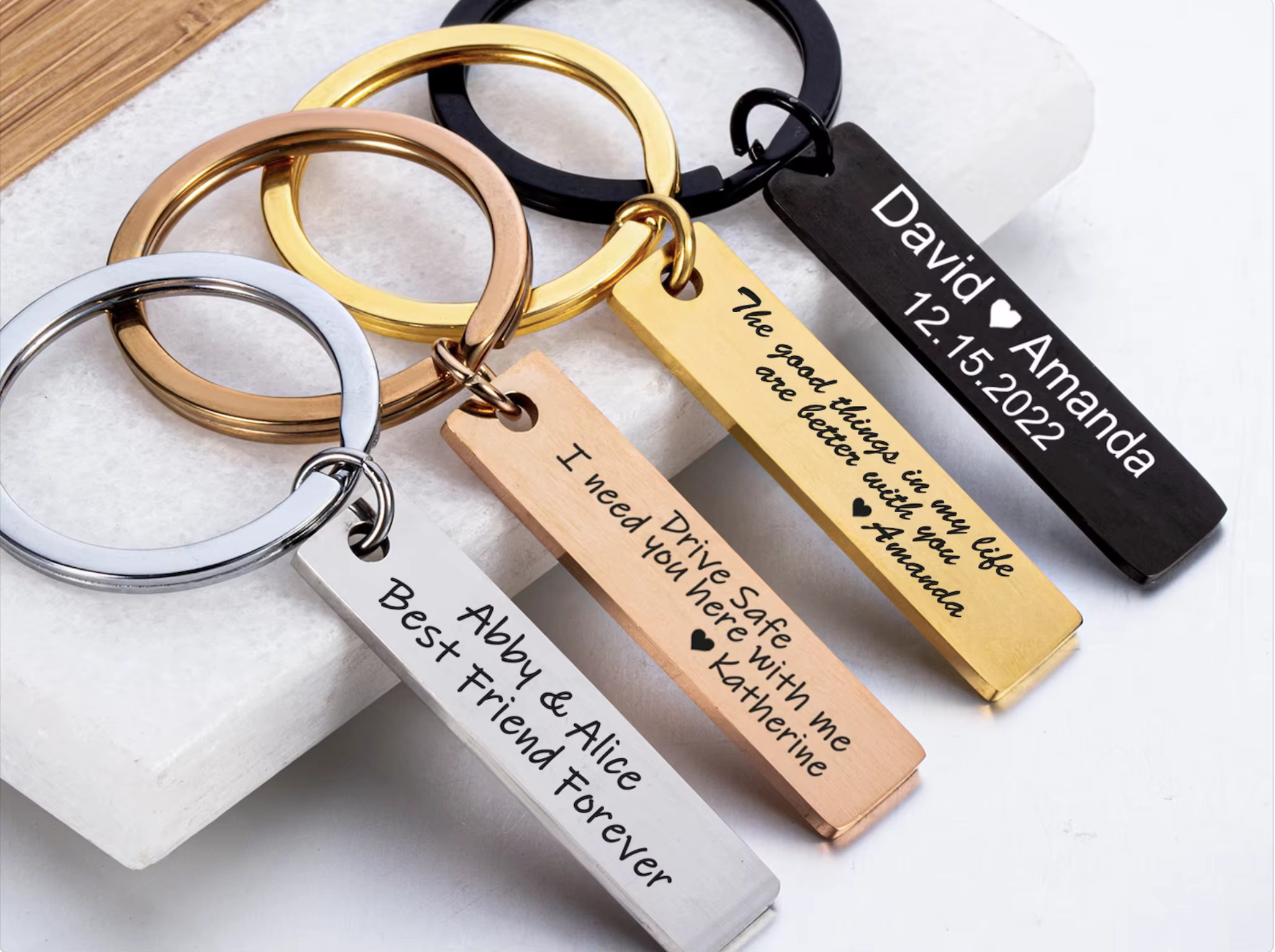 Porte-clés personnalisé gravé, un excellent accessoire et un cadeau pour la vie quotidienne