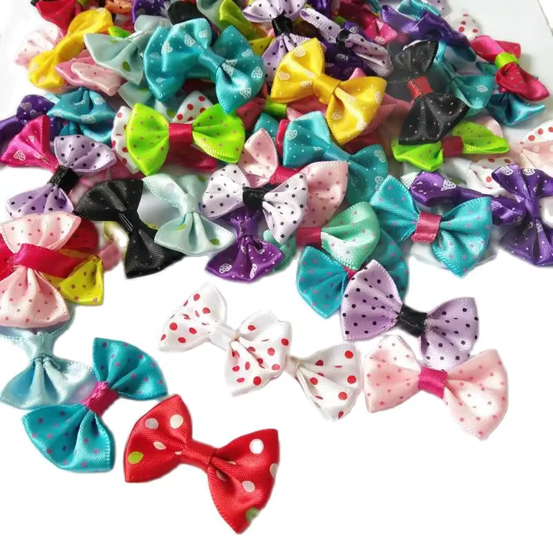 Lot de 50 nœuds en ruban, fleurs appliquées, accessoires d'artisanat, embellissements pour mariage e