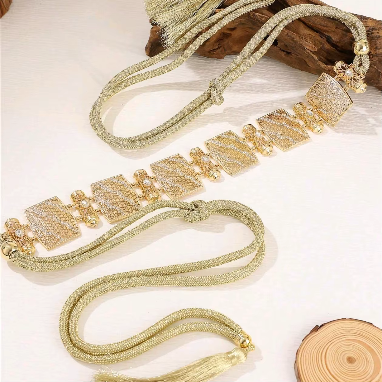 Ceinture carrée pour patients avec pompon, corps conçu, biscuits, accessoires de robe, populaire au 