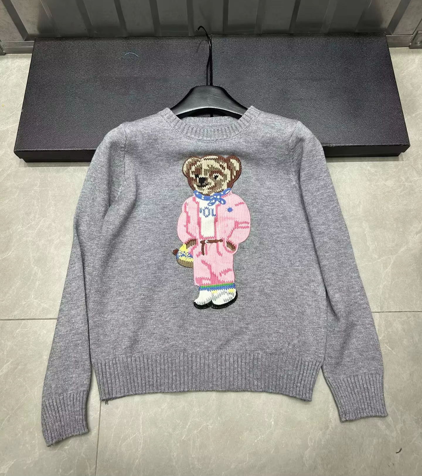 Dessin animé ours rose pull pull 2025 automne/hiver nouvelle mode décontracté à manches longues brod
