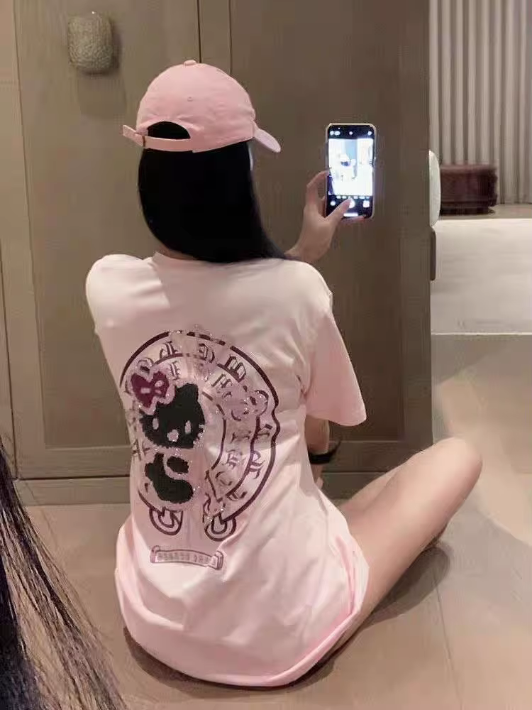 T-shirts graphiques Kawaii Hello Kitty pour femmes avec strass, imprimé au dos, design de dessin ani