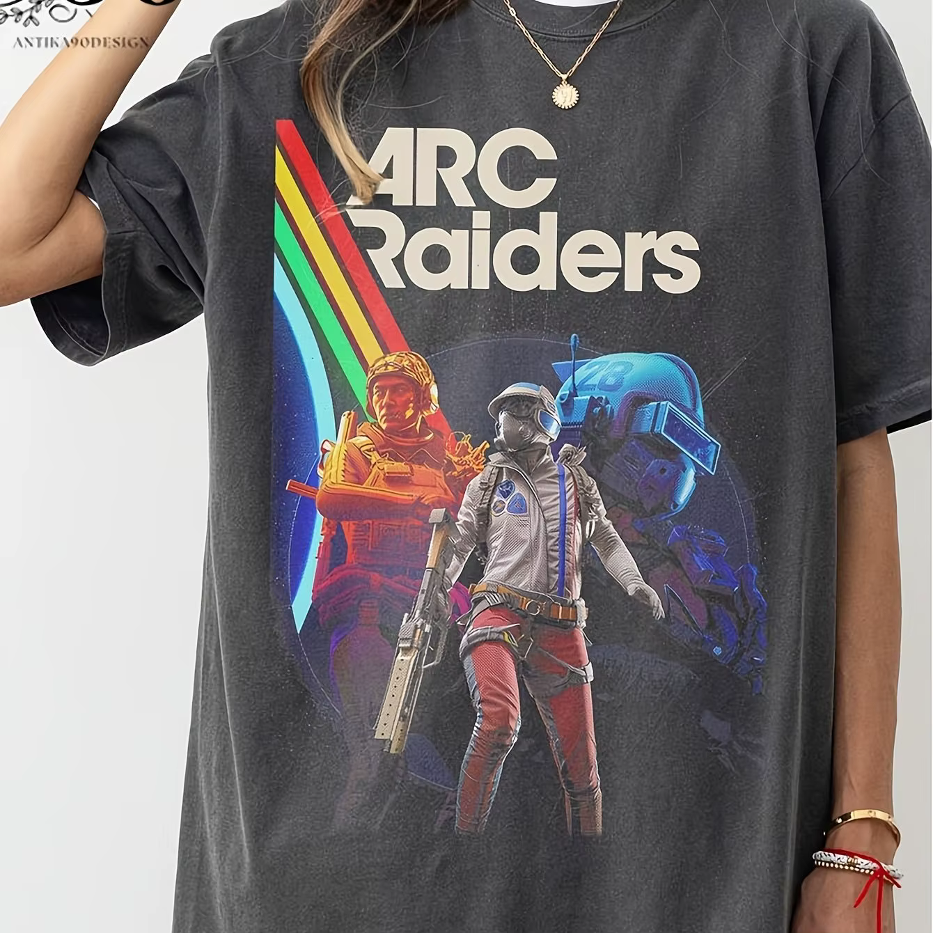 Arc Raiders T-shirt de jeu rétro Jeu d'arcade rétro Col rond décontracté est le cadeau idéal pour le