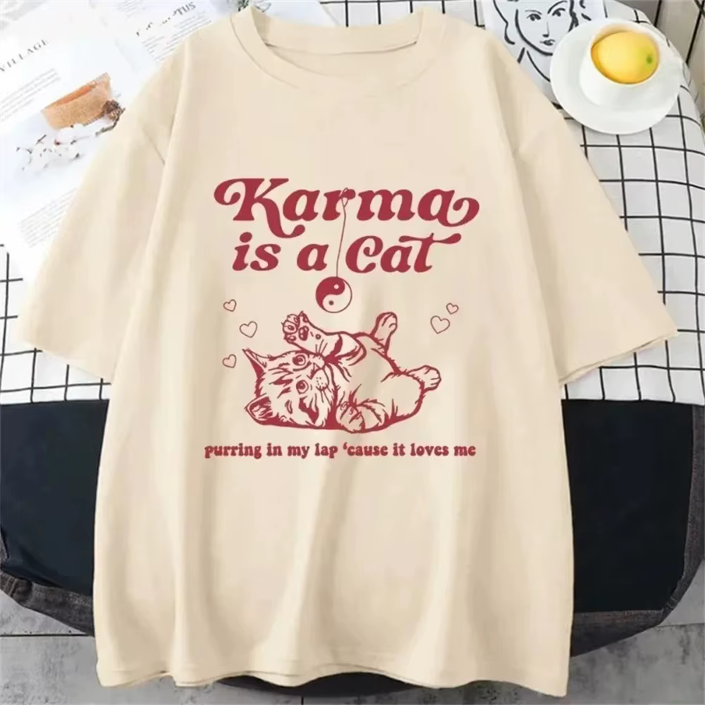 Karma Is A Cat-T-shirt ras du cou en tissu doux pour femme, haut élégant, vêtements manga pour fille