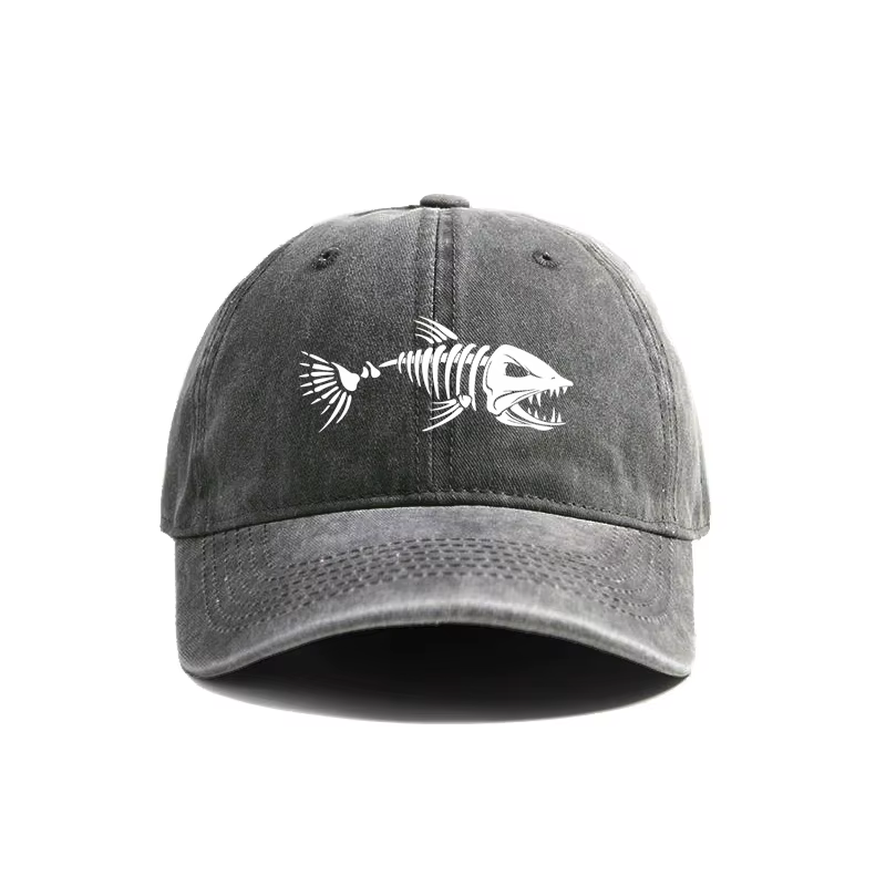 Les casquettes de baseball imprimées en os de poisson et d'os de poisson sont des équipements idéaux