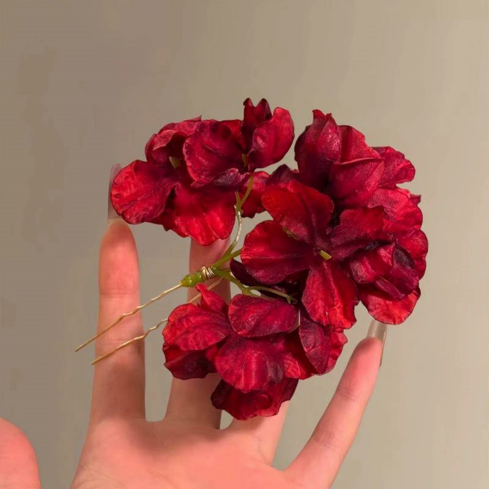 Épingles à cheveux en forme de fleur rouge pour femmes, barrettes florales artificielles élégantes d
