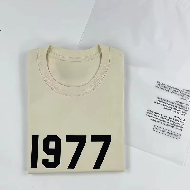 Tendance marque 1977 impression numérique hommes et femmes col rond T-shirt à manches courtes Couple