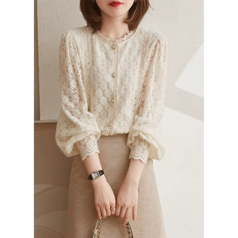 Chemise en dentelle épissée femme col rond Crochet ajouré chemise hauts simple boutonnage lanterne à