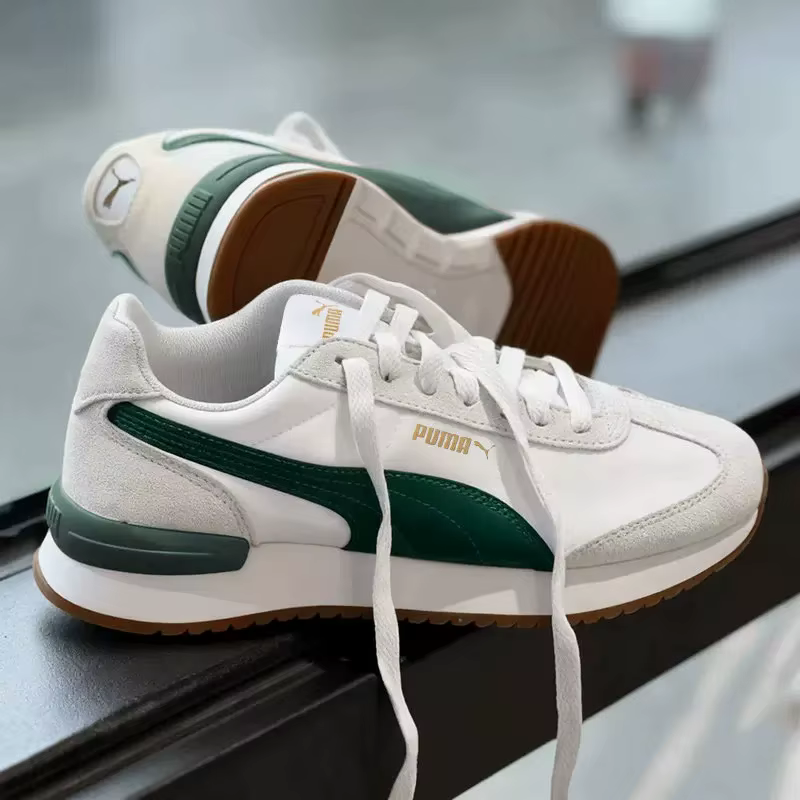 PUMA Baskets décontractées rétro légères antidérapantes en daim blanc et vert foncé avec surpiqûres 399250-04