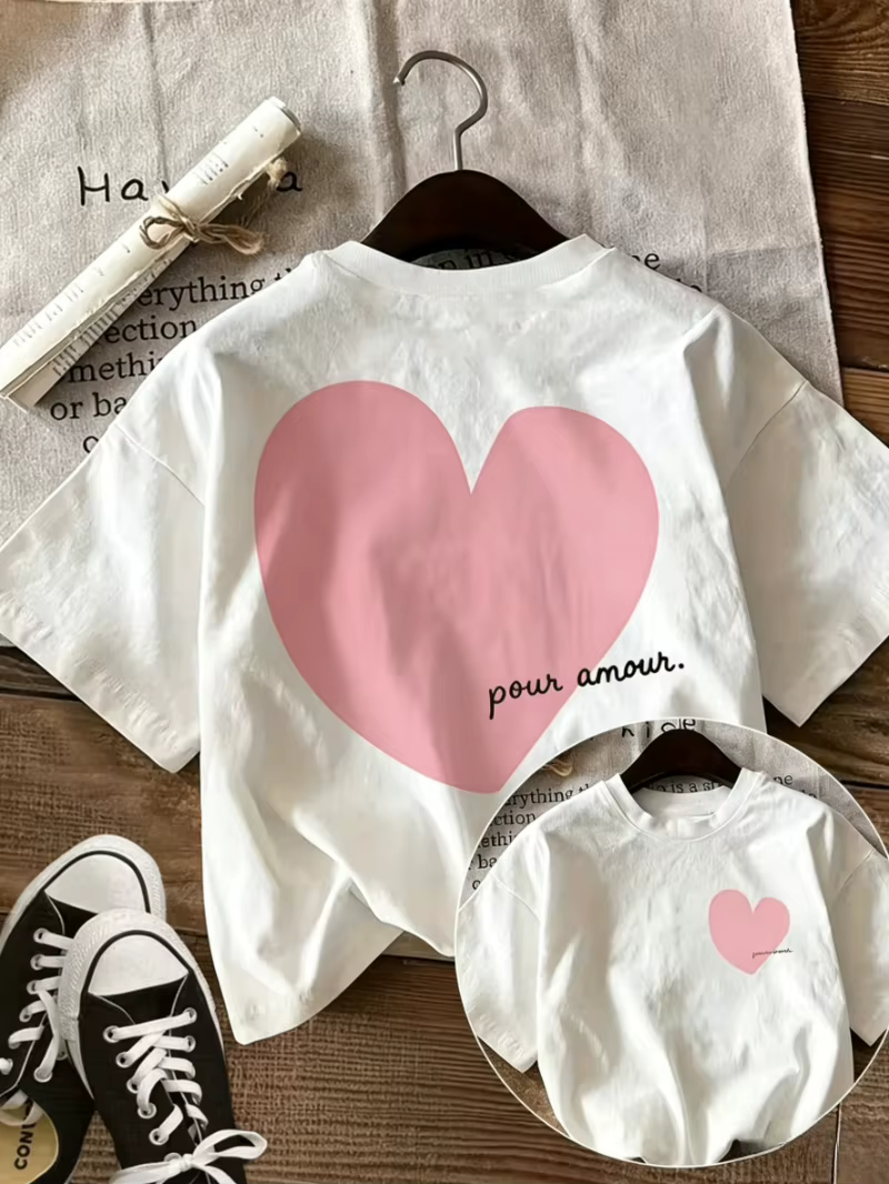 T-shirt pour femme à imprimé cœur large 'Pour Amour'